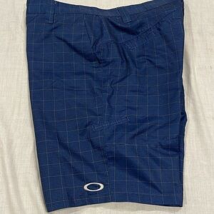 B14 OAKLEY Golf Short Men's 32" Blue Plaid RN#96548 5 Pockets
